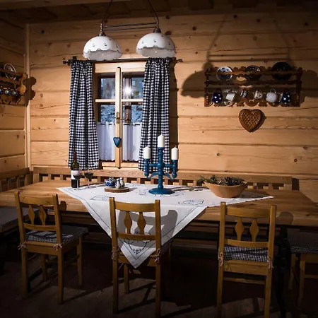 Roubenka U Sjezdovky - Bela Pod Pradedem - *